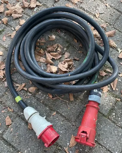 Cable triphasé 32A 8m